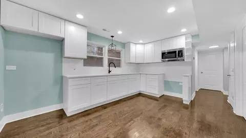 Kitchen - 6204 S Artesian Ave, Chicago, IL 60629 photo 1 of 3