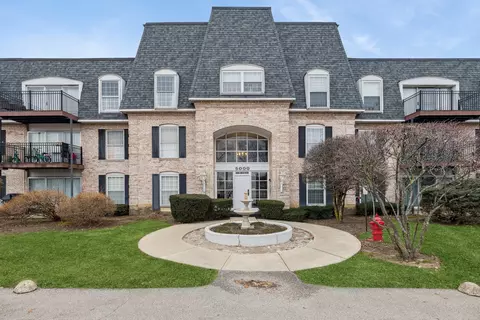 5000 Carriageway Dr #209, Rolling Meadows, IL 60008