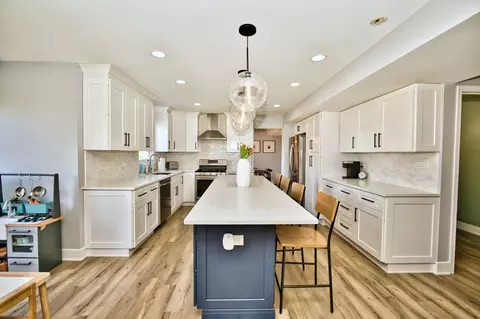 Kitchen - 13410 Jones Ct, Plainfield, IL 60585 photo 7 of 9