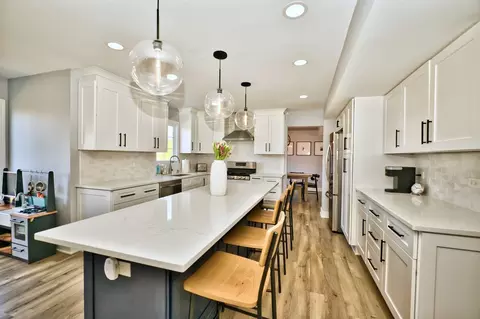 Kitchen - 13410 Jones Ct, Plainfield, IL 60585 photo 6 of 9