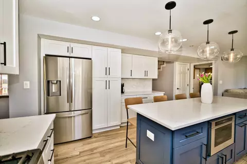 Kitchen - 13410 Jones Ct, Plainfield, IL 60585 photo 3 of 9