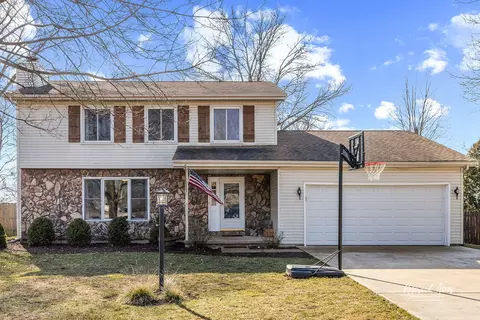 2208 W Garden Dr, Kankakee, IL 60901
