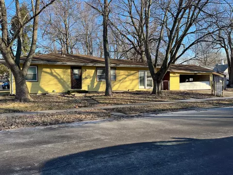 507 Union St, Bloomington, IL 61701