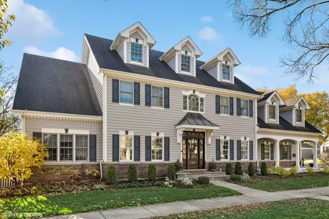 253 Clinton Ave, Elmhurst, IL 60126