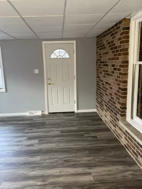 Entry Way - 744 School Ave, Matteson, IL 60443 photo 1 of 2