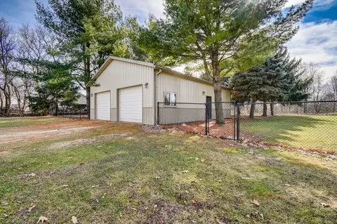Exterior - 23621 Rita Dr, Harvard, IL 60033 photo 18 of 26