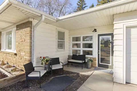 Exterior - 536 E 2nd St, Lockport, IL 60441 photo 9 of 12