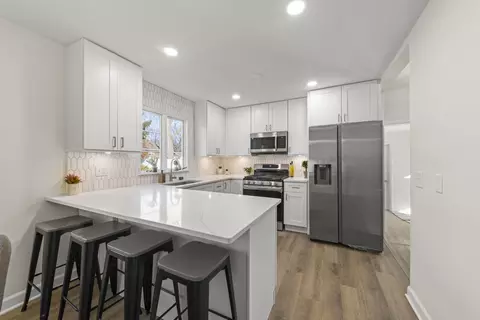Kitchen - 536 E 2nd St, Lockport, IL 60441 photo 5 of 6