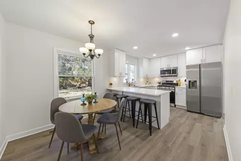 Kitchen - 536 E 2nd St, Lockport, IL 60441 photo 4 of 6