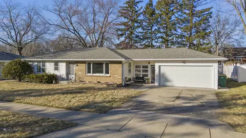 Exterior - 536 E 2nd St, Lockport, IL 60441 photo 11 of 12