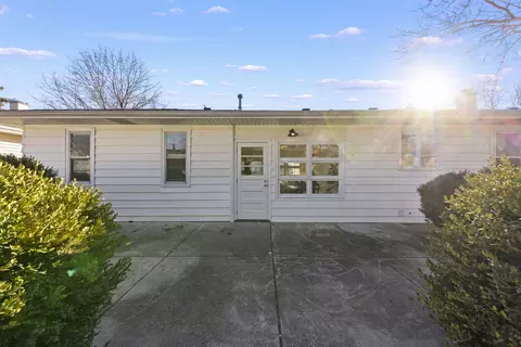 Exterior - 536 E 2nd St, Lockport, IL 60441 photo 8 of 12