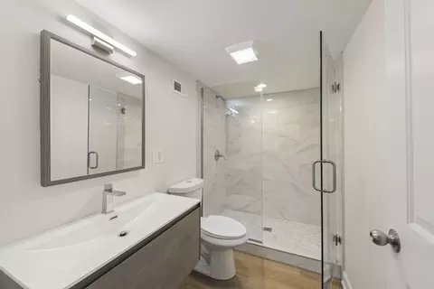 Bath - 536 E 2nd St, Lockport, IL 60441 photo 3 of 4