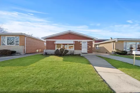 8350 S Kedvale Ave, Chicago, IL 60652