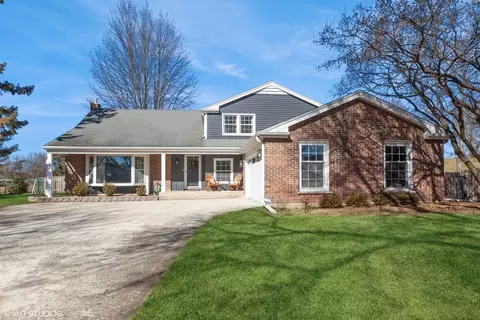 115 Hopi Ct, Naperville, IL 60563