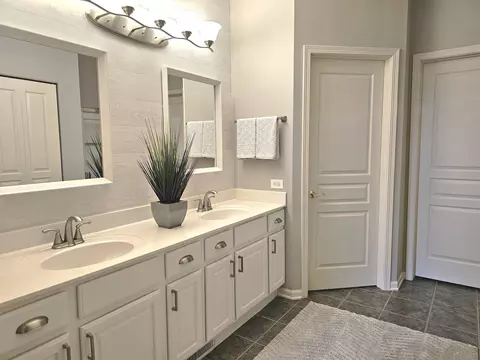 Bath - 1 Waterfront Ct, Algonquin, IL 60102 photo 2 of 4