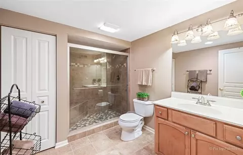Bath - 1 Waterfront Ct, Algonquin, IL 60102 photo 4 of 4