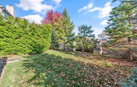 Exterior - 1 Waterfront Ct, Algonquin, IL 60102 photo 7 of 15