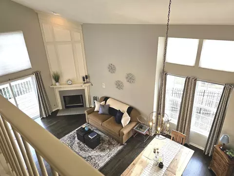 Living - 1 Waterfront Ct, Algonquin, IL 60102 photo 7 of 11