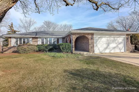 6709 Trenton Ln, Darien, IL 60561