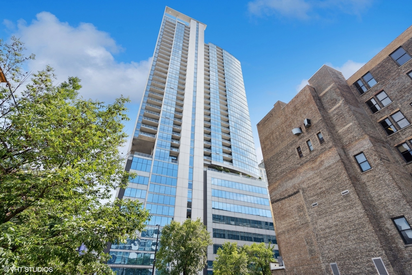 303 W Ohio St Unit 3206  