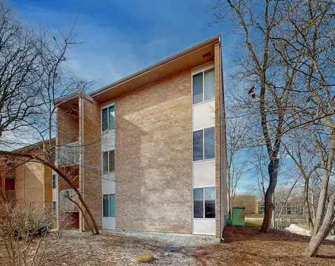 6018 E Lake Dr #1D, Lisle, IL 60532