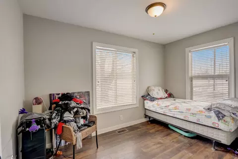 Bedroom - 560 Edwards Ave, East Dundee, IL 60118 photo 1 of 3
