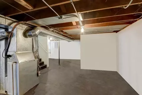 Exterior - 560 Edwards Ave, East Dundee, IL 60118 photo 5 of 8