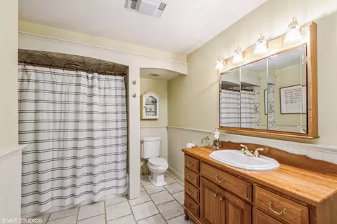 Bath - 6208 Katmai Trl, Mchenry, IL 60050 photo 2 of 2