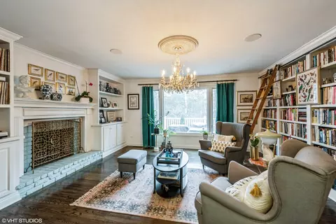 Living - 6208 Katmai Trl, Mchenry, IL 60050 photo 3 of 4