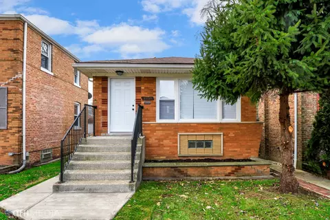 3335 W 83rd Pl, Chicago, IL 60652