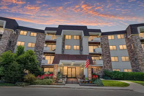 3300 N Carriageway Dr #309, Arlington Heights, IL 60004