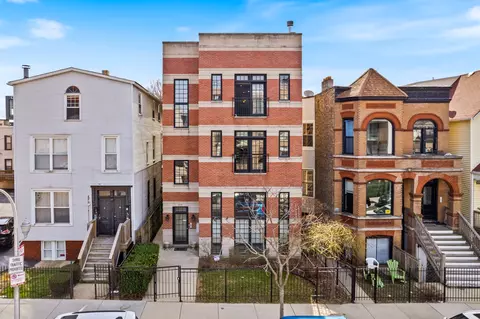 1117 W Patterson Ave #3, Chicago, IL 60613