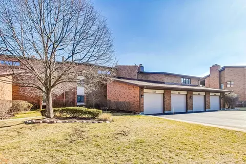 1027 Deerfield Pl #1027, Highland Park, IL 60035