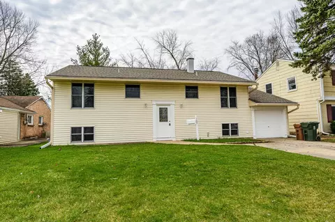 109 Armitage Ave, Glendale Heights, IL 60139