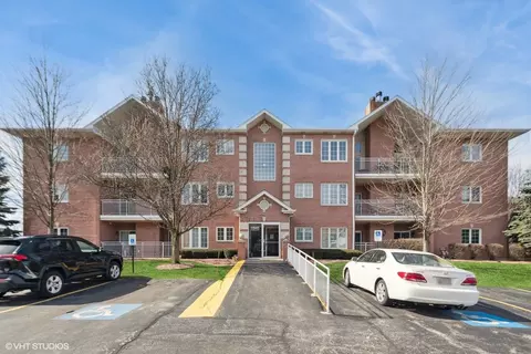11545 Settlers Pond Way #2B, Orland Park, IL 60467