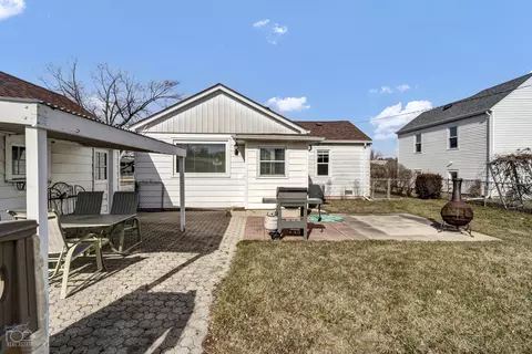 Exterior - 7419 W 75th St, Bridgeview, IL 60455 photo 5 of 11