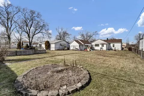 Exterior - 7419 W 75th St, Bridgeview, IL 60455 photo 7 of 11