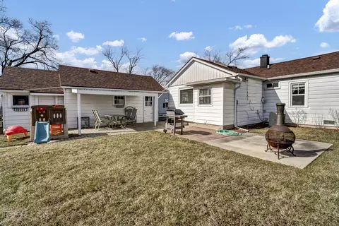 Exterior - 7419 W 75th St, Bridgeview, IL 60455 photo 4 of 11