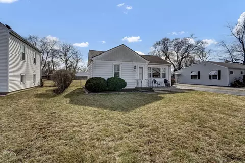 Exterior - 7419 W 75th St, Bridgeview, IL 60455 photo 2 of 11