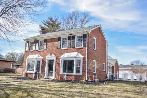 1407 Avenue F, Sterling, IL 61081
