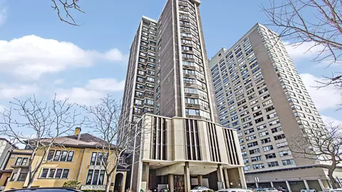 6325 N Sheridan Rd #1303, Chicago, IL 60660