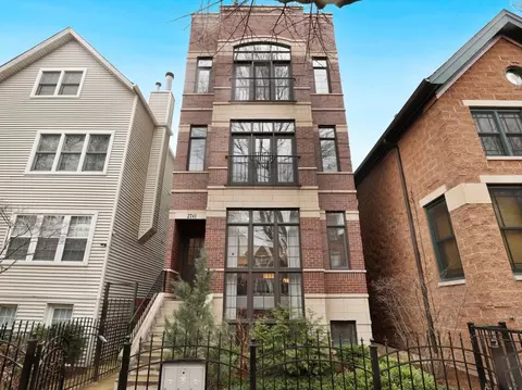 2741 N Bosworth Ave #3, Chicago, IL 60614
