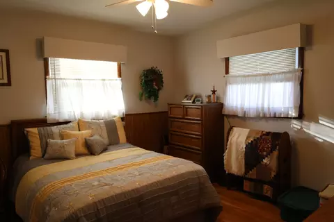 Bedroom - 515 E Mann St, Gilman, IL 60938 photo 3 of 5