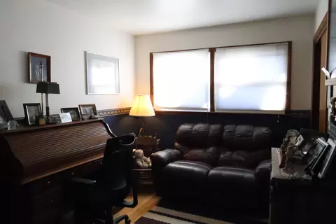 Living - 515 E Mann St, Gilman, IL 60938 photo 4 of 7