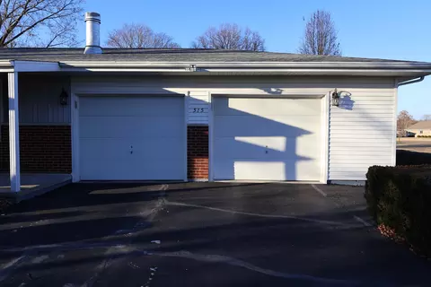 Exterior - 515 E Mann St, Gilman, IL 60938 photo 3 of 13