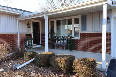 Exterior - 515 E Mann St, Gilman, IL 60938 photo 2 of 13
