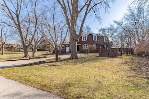 309 E Niagara Ave, Schaumburg, IL 60193
