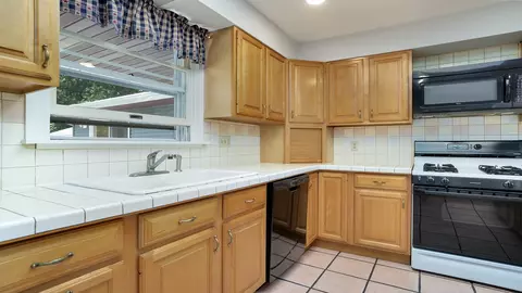 403 Birch Ln, Dixon, IL 61021 photo 14