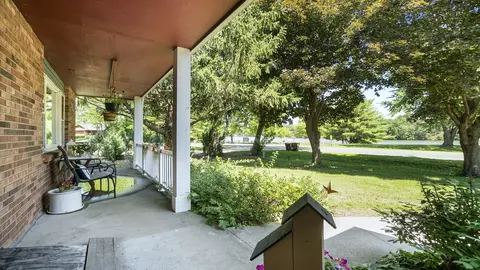 403 Birch Ln, Dixon, IL 61021 photo 3