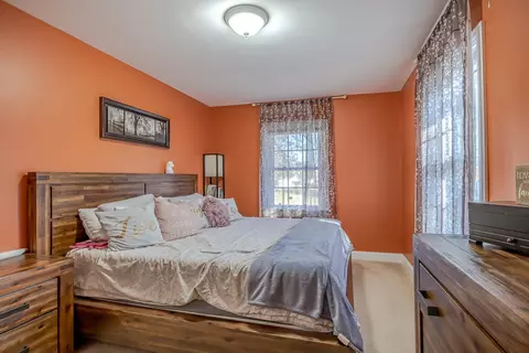 Bedroom - 640 Springfield Dr, Roselle, IL 60172 photo 2 of 3